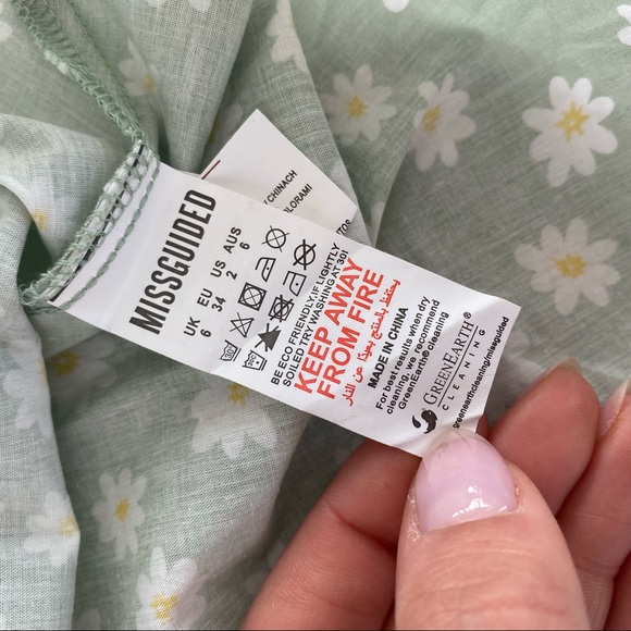 MISSGUIDED FLORAL MINI DRESS - Picture 9 of 12